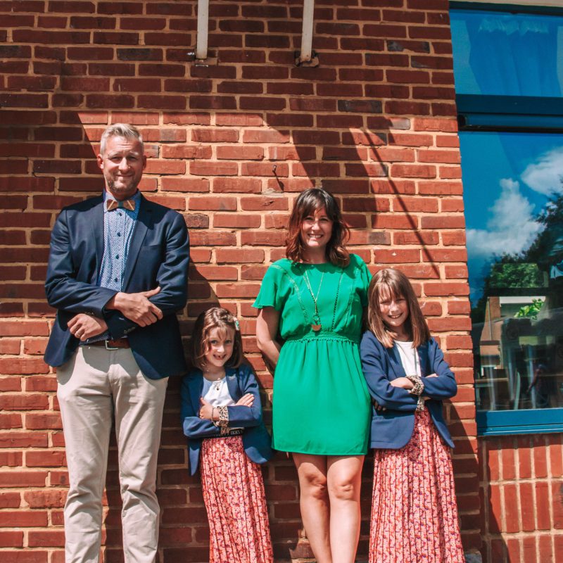 Photo de famille parents enfants photographe belgique brabant wallon école